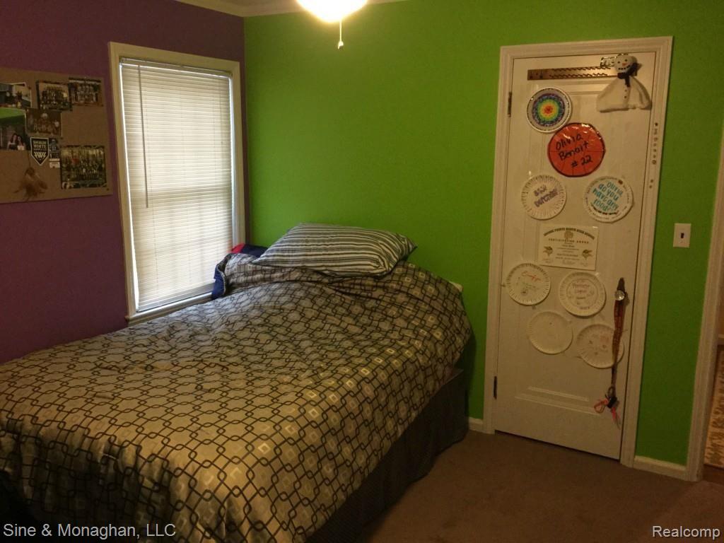1082 Hampton Road Grosse Pointe, MI 48236 - Photo 14 of 50 IMG_0032.jpg