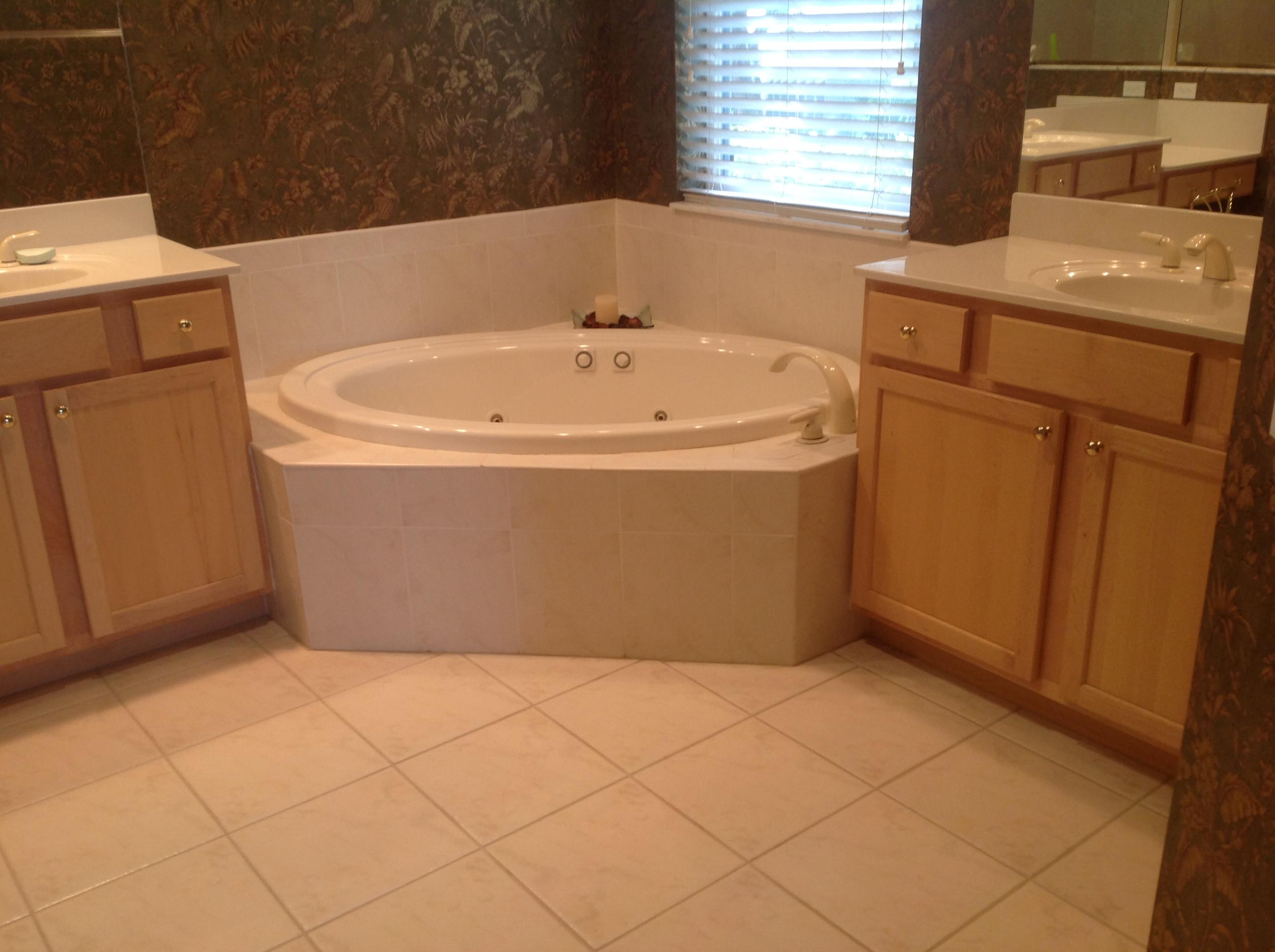 8925 First Tee Road Port St. Lucie, FL 34986 - Photo 14 of 21 Master tub.JPG