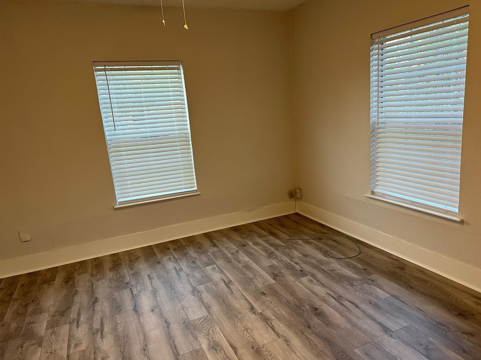 1456 Godwin Street Houston, TX 77023 - Photo 2 of 9