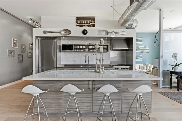 $7,200 | 4080 Glencoe Avenue, Unit 222, Marina del Rey, CA 90292