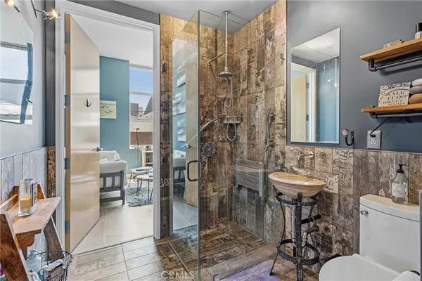 $7,200 | 4080 Glencoe Avenue, Unit 222, Marina del Rey, CA 90292