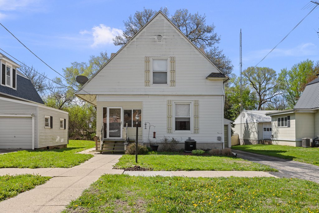 505 East Main Street Morrison, IL 61270 - Photo 2 of 35