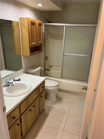 $2,199 | 819 Palm View Drive, Unit 17, Naples, FL 34110