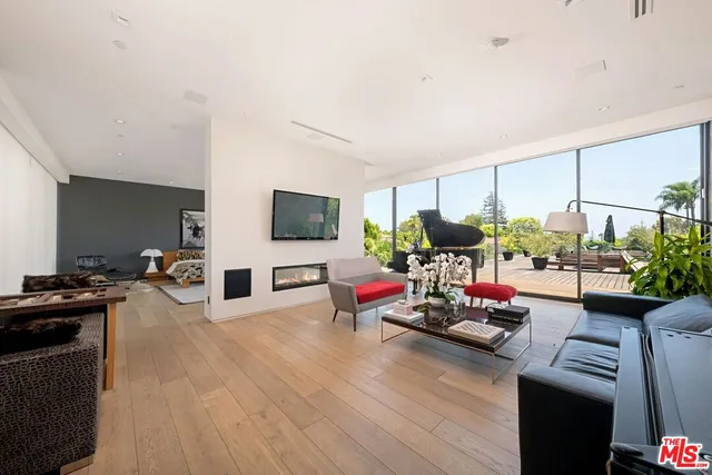 $70,000 | 9570 Sunset Boulevard, Beverly Hills, CA 90210