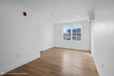 $409,900 | 238 Deer Street, Unit 205, Portsmouth, NH 03801