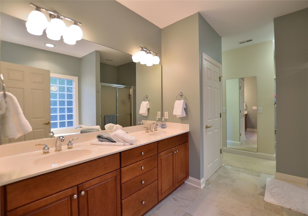 409 Promontory Ridge Seneca, SC 29672 - Photo 19 of 31 Double sinks with plenty of storage in the master