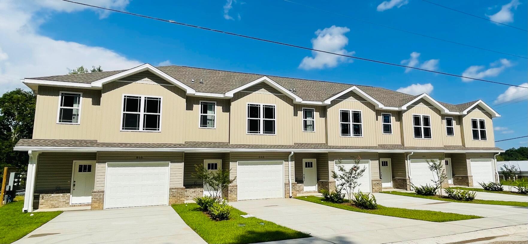 812 Carlton Street Crestview, FL 32539 - Photo 2 of 13 IMG_0652