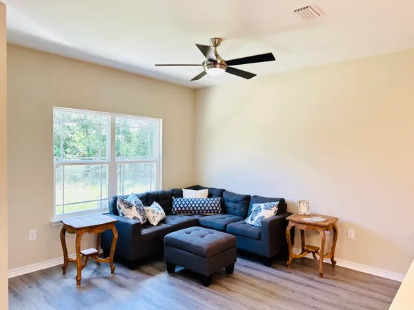 $1,495 | 812 Carlton Street, Crestview, FL 32539