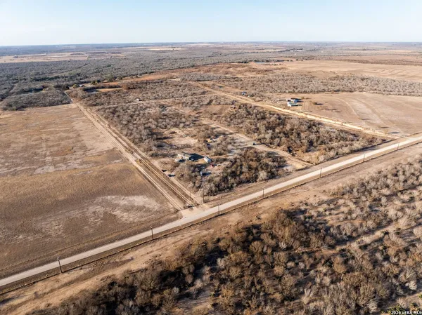 $420,000 | 2217 Cr 414, Falls City, TX 78113