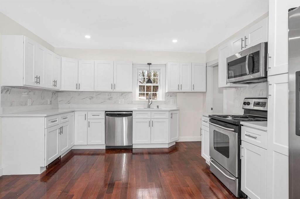 10 Bennett Street Pepperell, MA 01463 - Photo 11 of 41