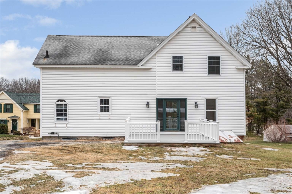 10 Bennett Street Pepperell, MA 01463 - Photo 3 of 41