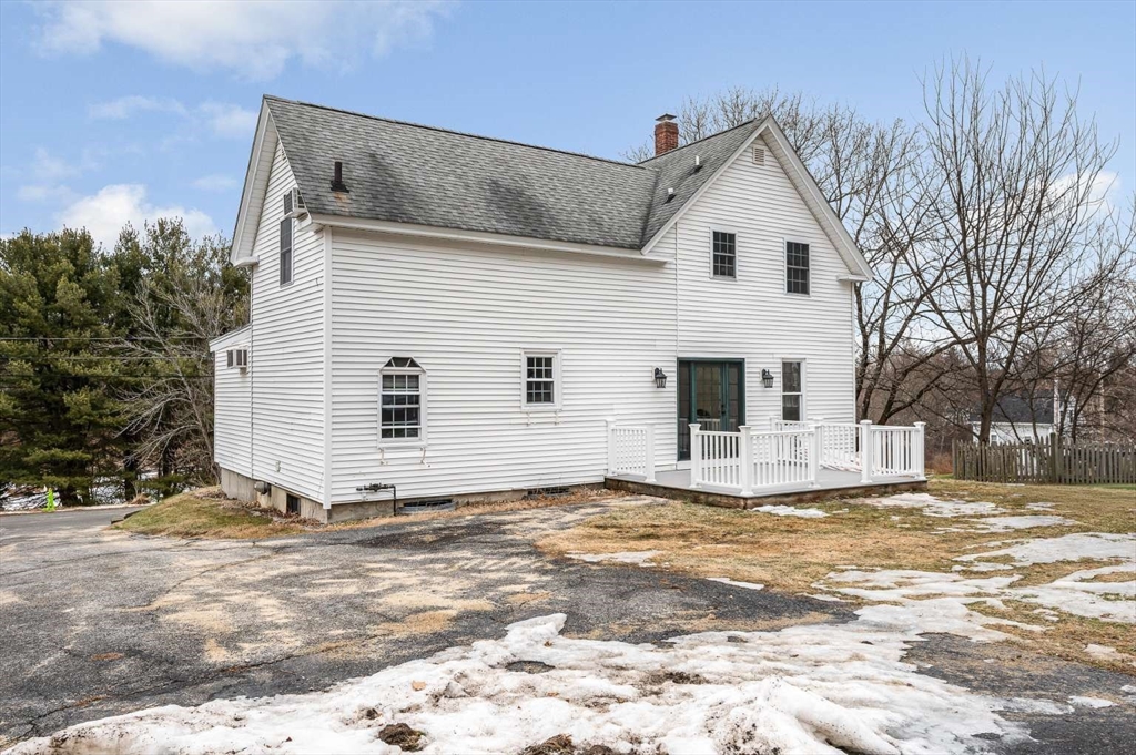 10 Bennett Street Pepperell, MA 01463 - Photo 4 of 41