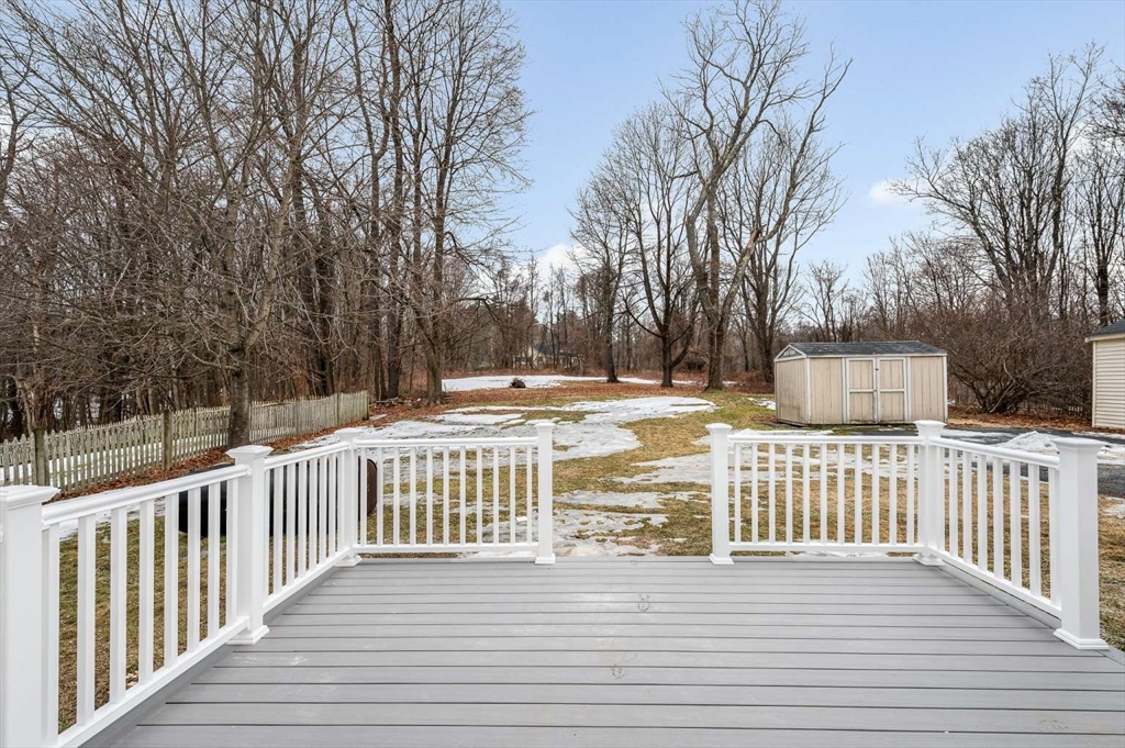 10 Bennett Street Pepperell, MA 01463 - Photo 9 of 41