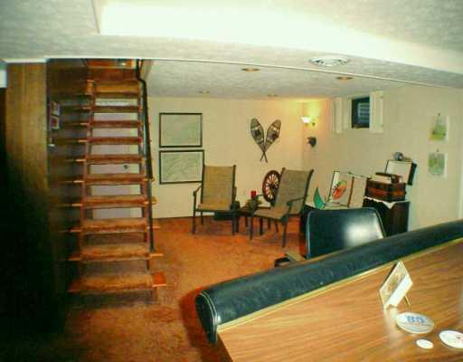 2020 Murdstone Road Upper St. Clair, PA 15241 - Photo 6 of 8 Den/Family/Great Room.