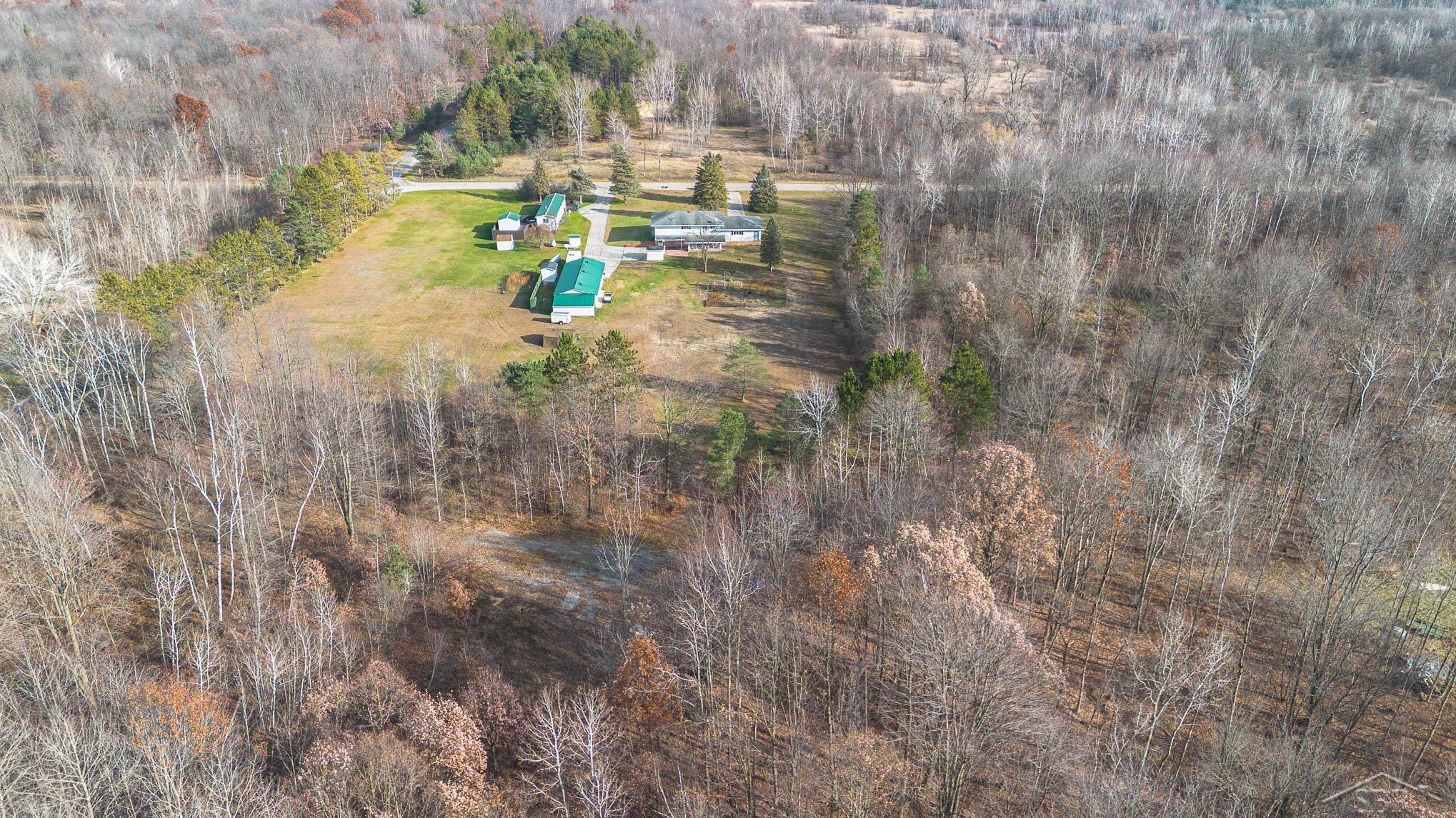 3532 South 10 Mile Road Breckenridge, MI 48615 - Photo 31 of 33