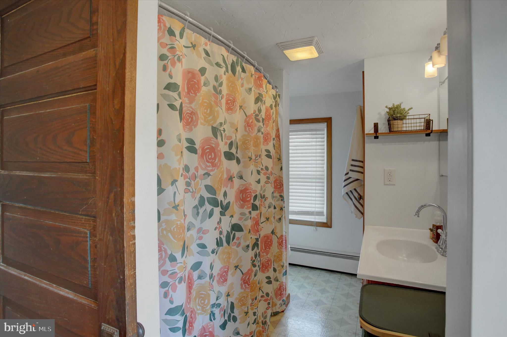 3715 Bullfrog Road Fairfield, PA 17320 - Photo 27 of 45 Upper level full bath