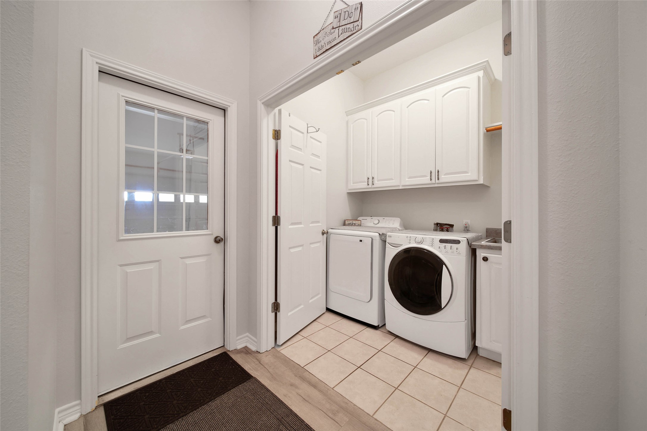 128 Duke Road Bedias, TX 77831 - Photo 28 of 50 Laundry