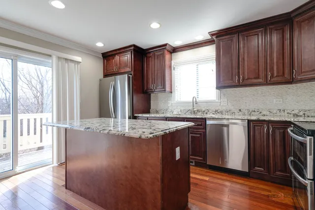 $2,900 | 18599 West Sterling Court, Grayslake, IL 60030