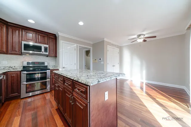 $2,900 | 18599 West Sterling Court, Grayslake, IL 60030