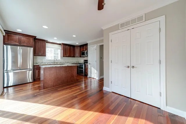 $2,900 | 18599 West Sterling Court, Grayslake, IL 60030