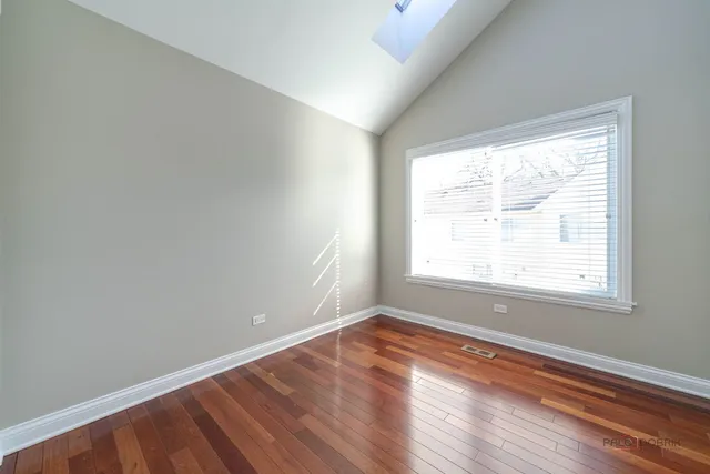 $2,900 | 18599 West Sterling Court, Grayslake, IL 60030