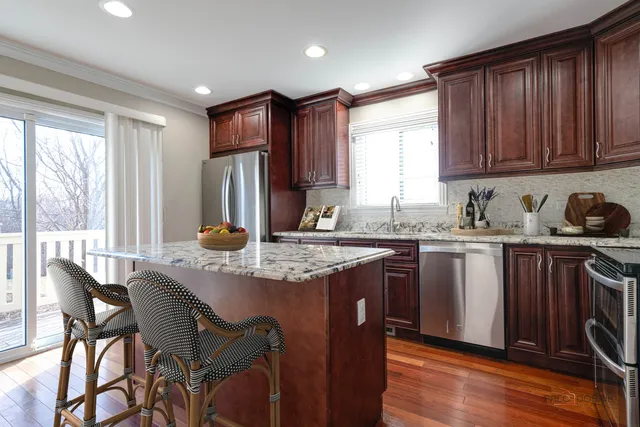 $2,900 | 18599 West Sterling Court, Grayslake, IL 60030