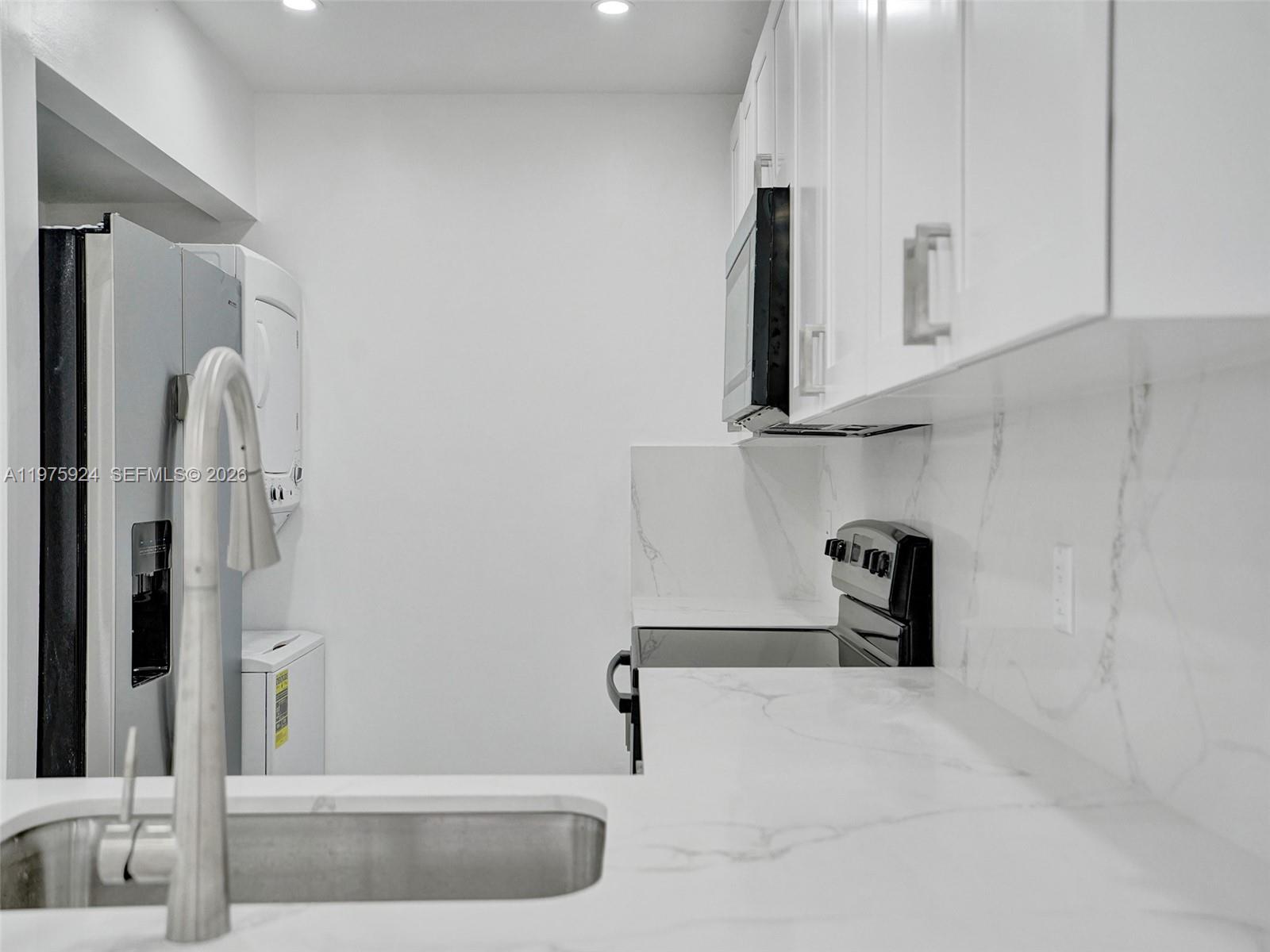 10051 Winding Lake Road, Unit 201 Sunrise, FL 33351 - Photo 4 of 24