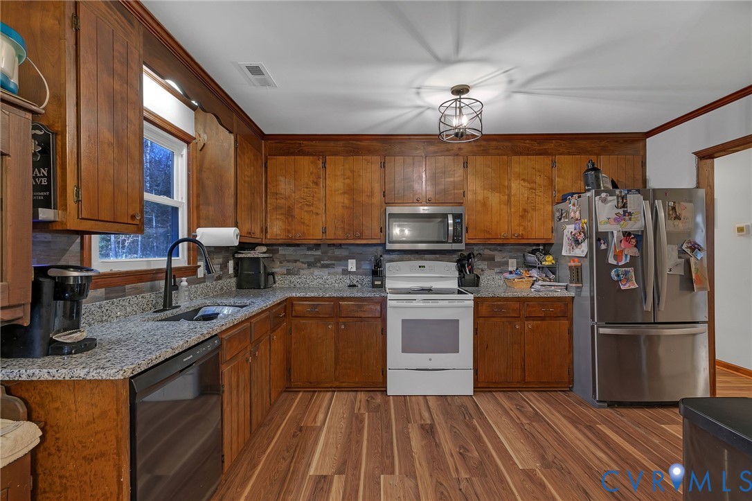 9925 Friendship Road Gloucester, VA 23061 - Photo 5 of 33