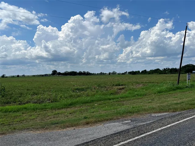 a view of yard with ocean view