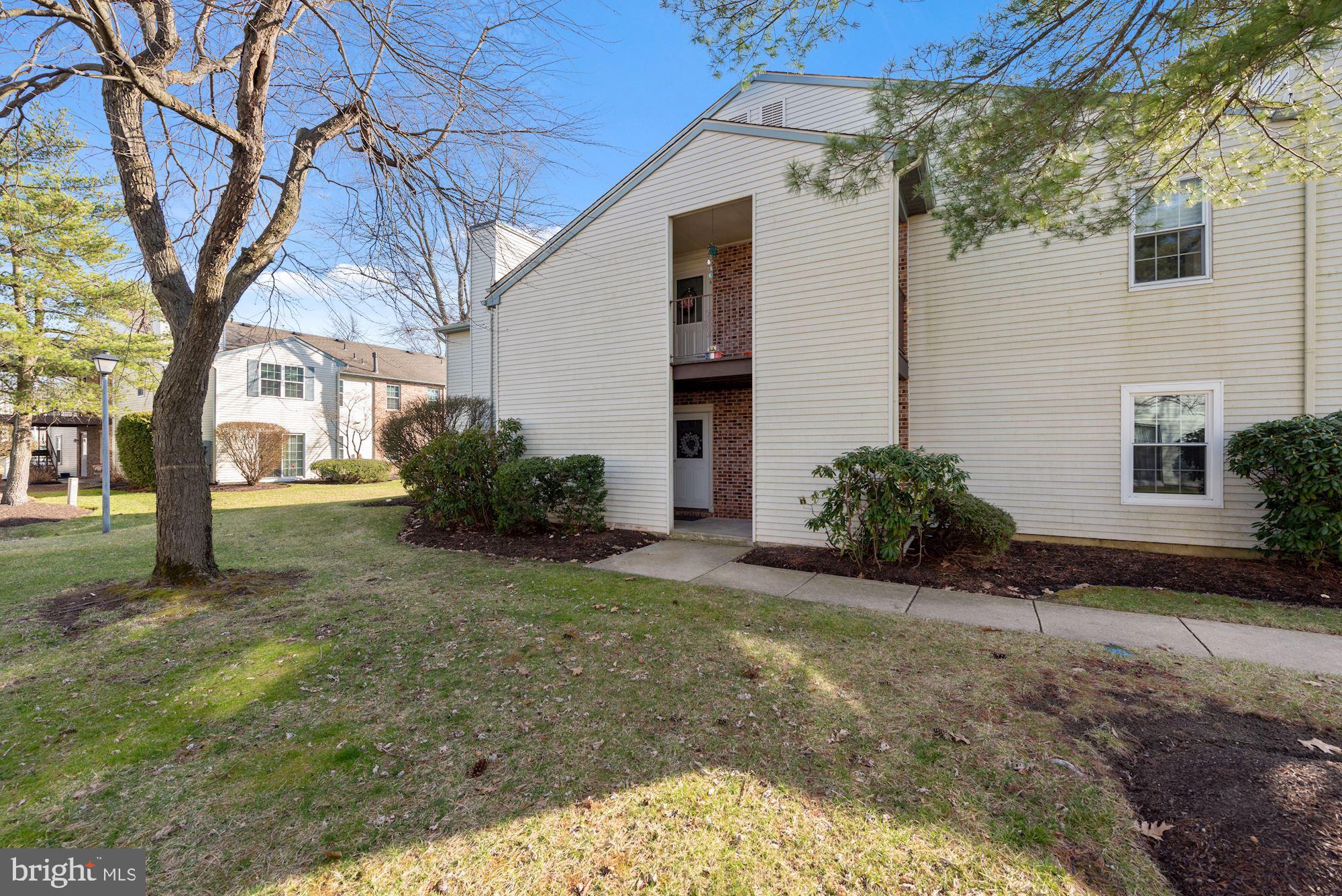 29 Village Lane Mount Laurel, NJ 08054 - Photo 4 of 31 Main Entrance