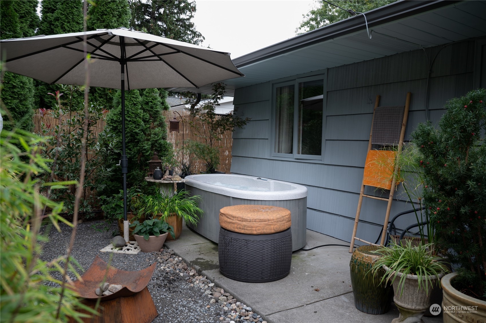 1739 Center Street Walla Walla, WA 99362 - Photo 38 of 40 a view of a backyard with potted plants