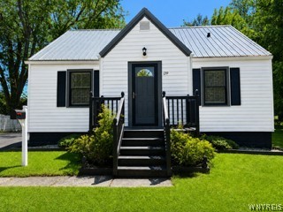 139 Allendale Road West Seneca, NY 14224 - Photo 2 of 24