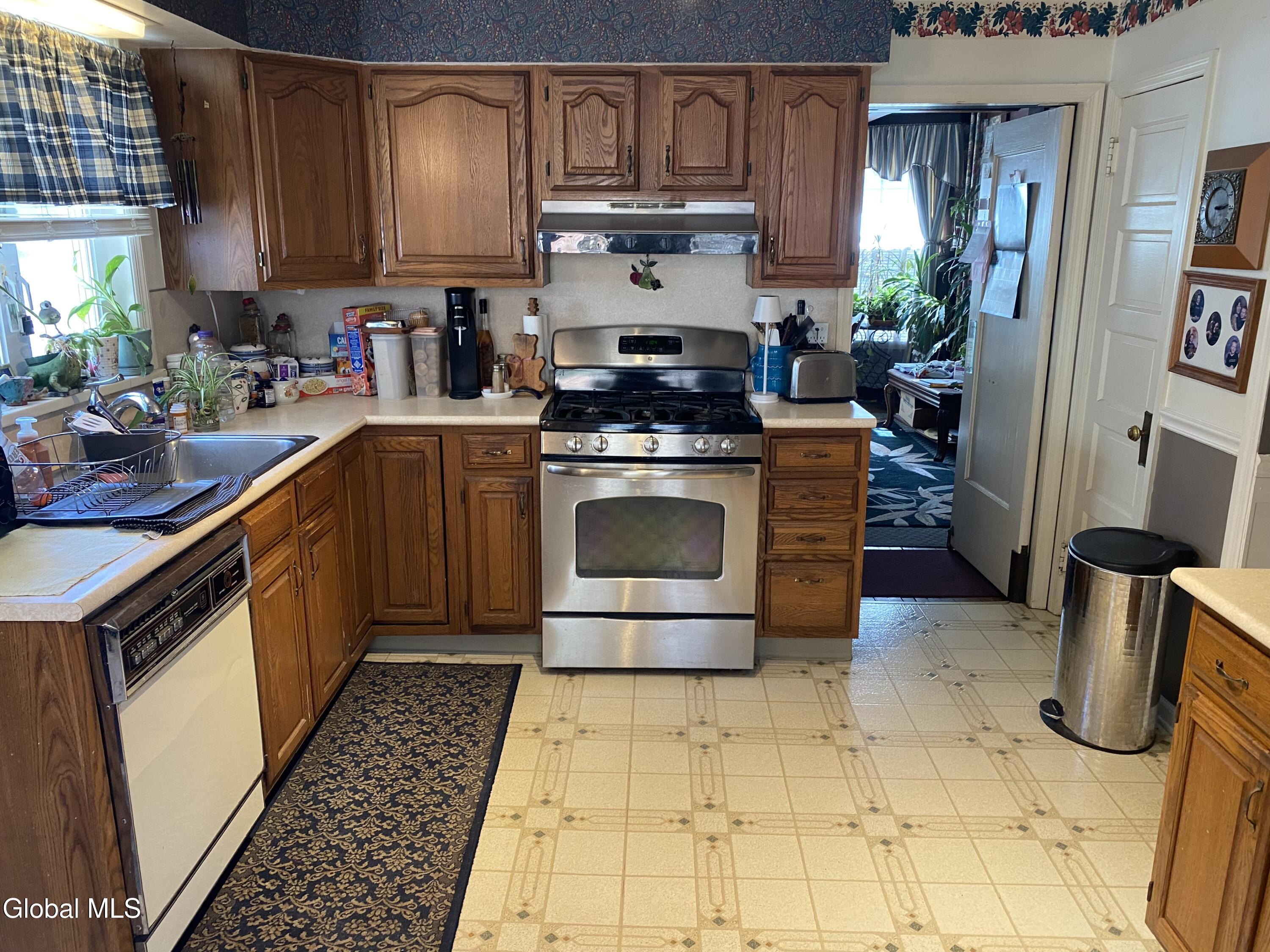 24 Northampton Road Amsterdam, NY 12010 - Photo 33 of 56 IMG_2855