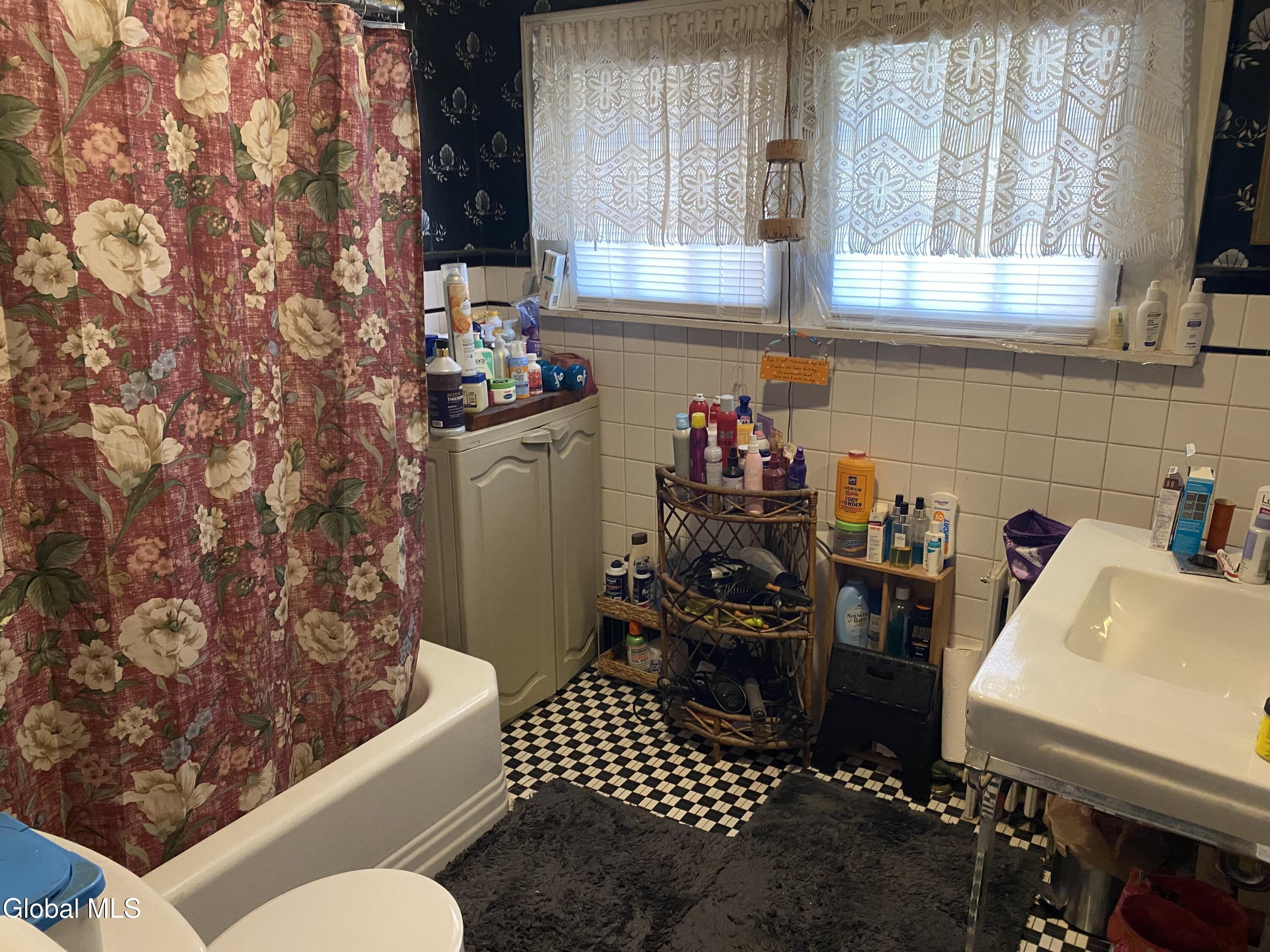 24 Northampton Road Amsterdam, NY 12010 - Photo 50 of 56 IMG_2867