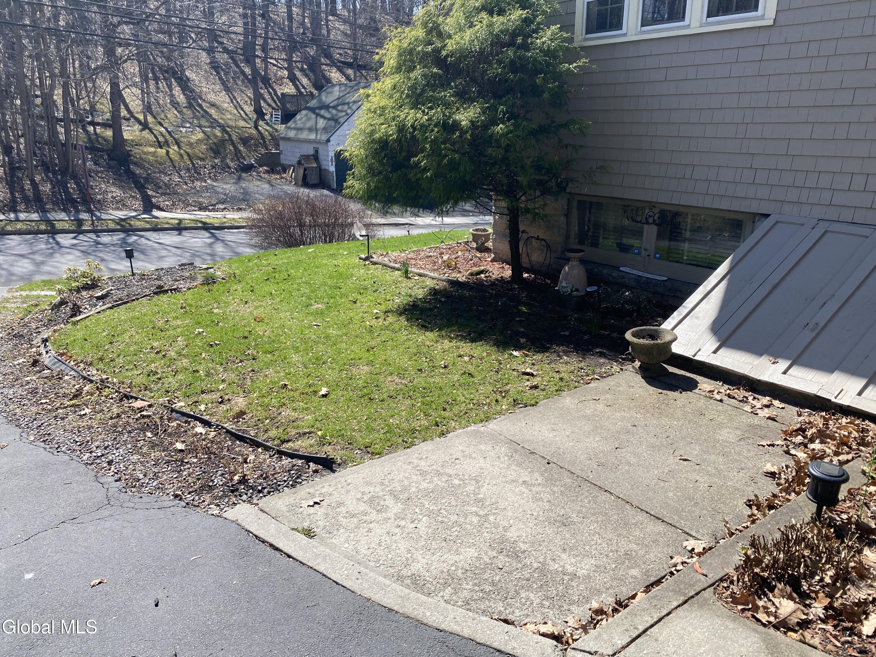 24 Northampton Road Amsterdam, NY 12010 - Photo 9 of 56 IMG_2909