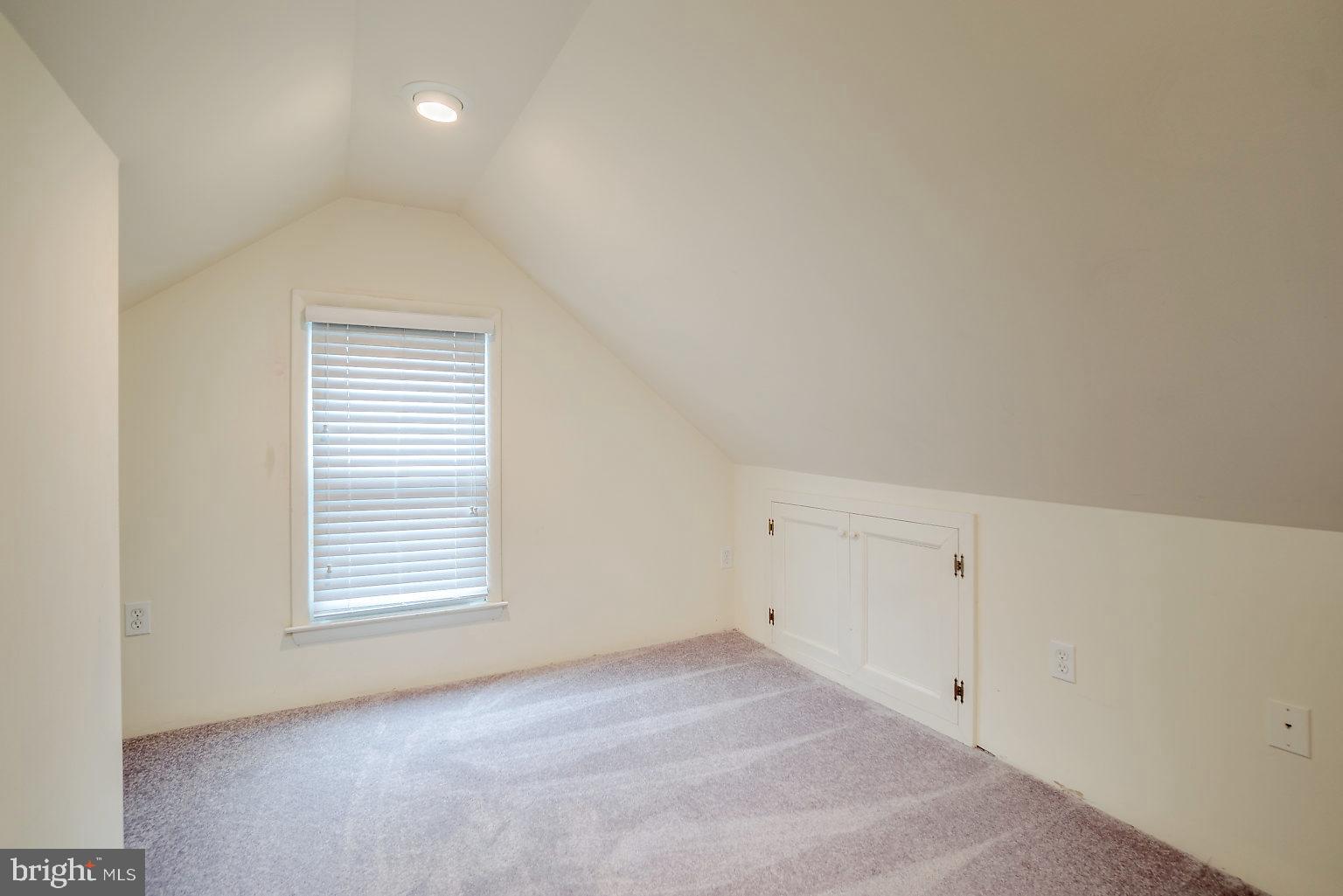 7708 Fairgreen Road Baltimore, MD 21222 - Photo 36 of 44 an empty room with windows