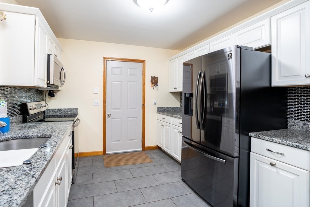 35 Thayer Street South Deerfield, MA 01373 - Photo 17 of 42