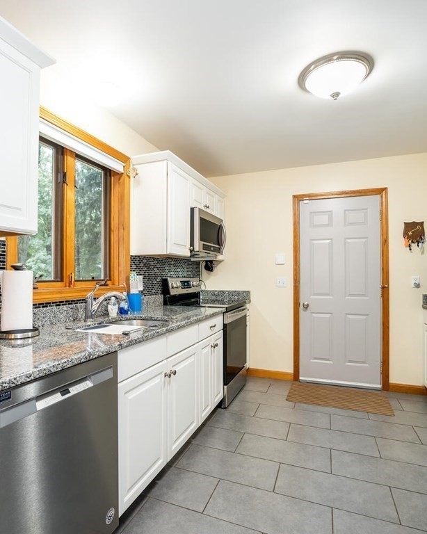 35 Thayer Street South Deerfield, MA 01373 - Photo 18 of 42