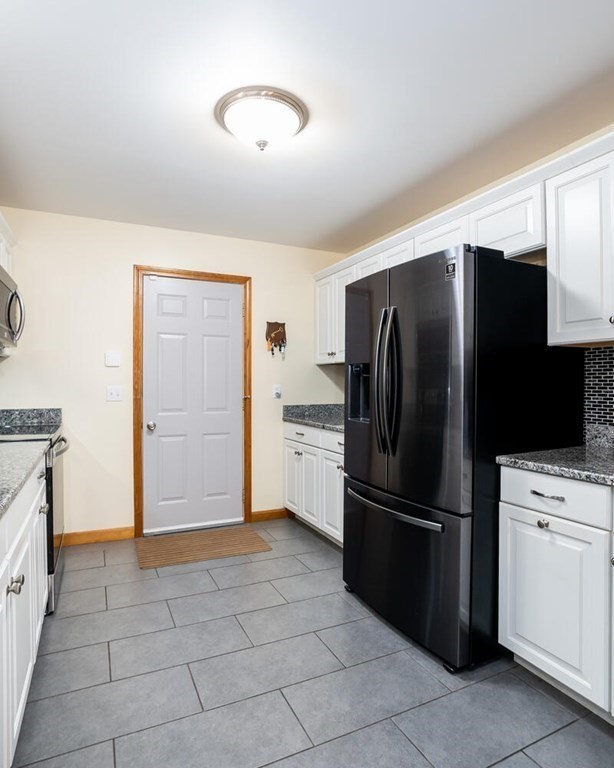 35 Thayer Street South Deerfield, MA 01373 - Photo 19 of 42