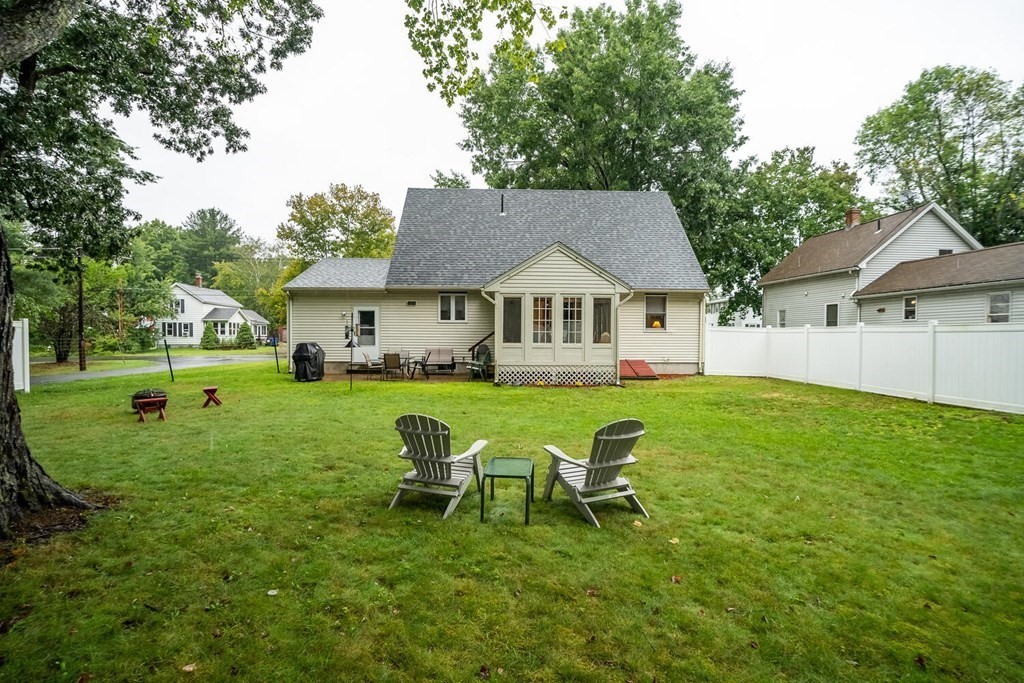 35 Thayer Street South Deerfield, MA 01373 - Photo 5 of 42