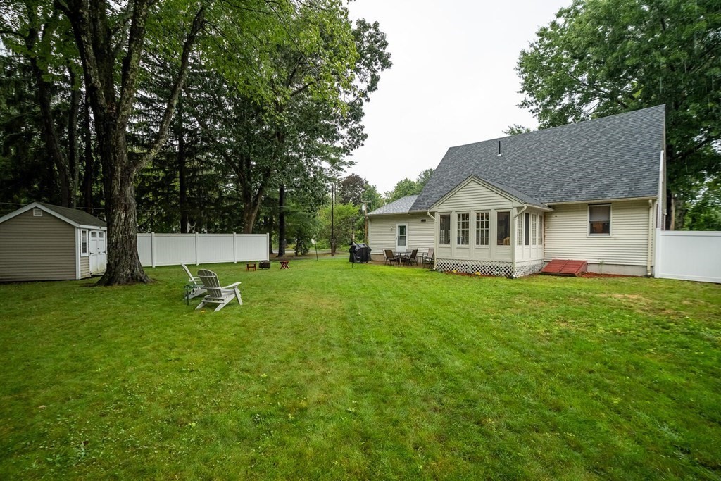 35 Thayer Street South Deerfield, MA 01373 - Photo 6 of 42