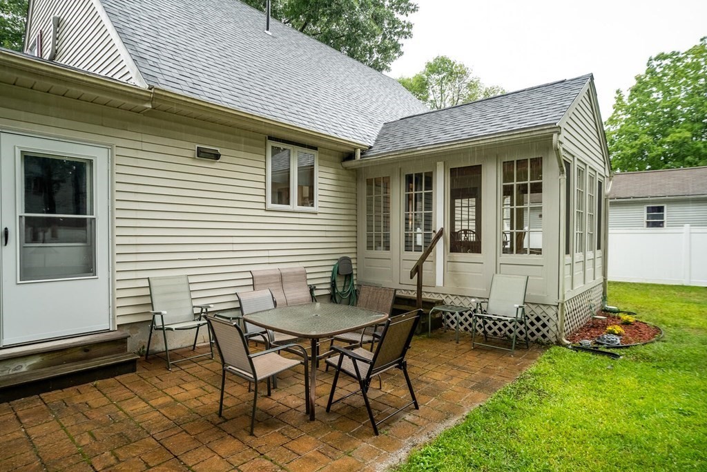 35 Thayer Street South Deerfield, MA 01373 - Photo 8 of 42