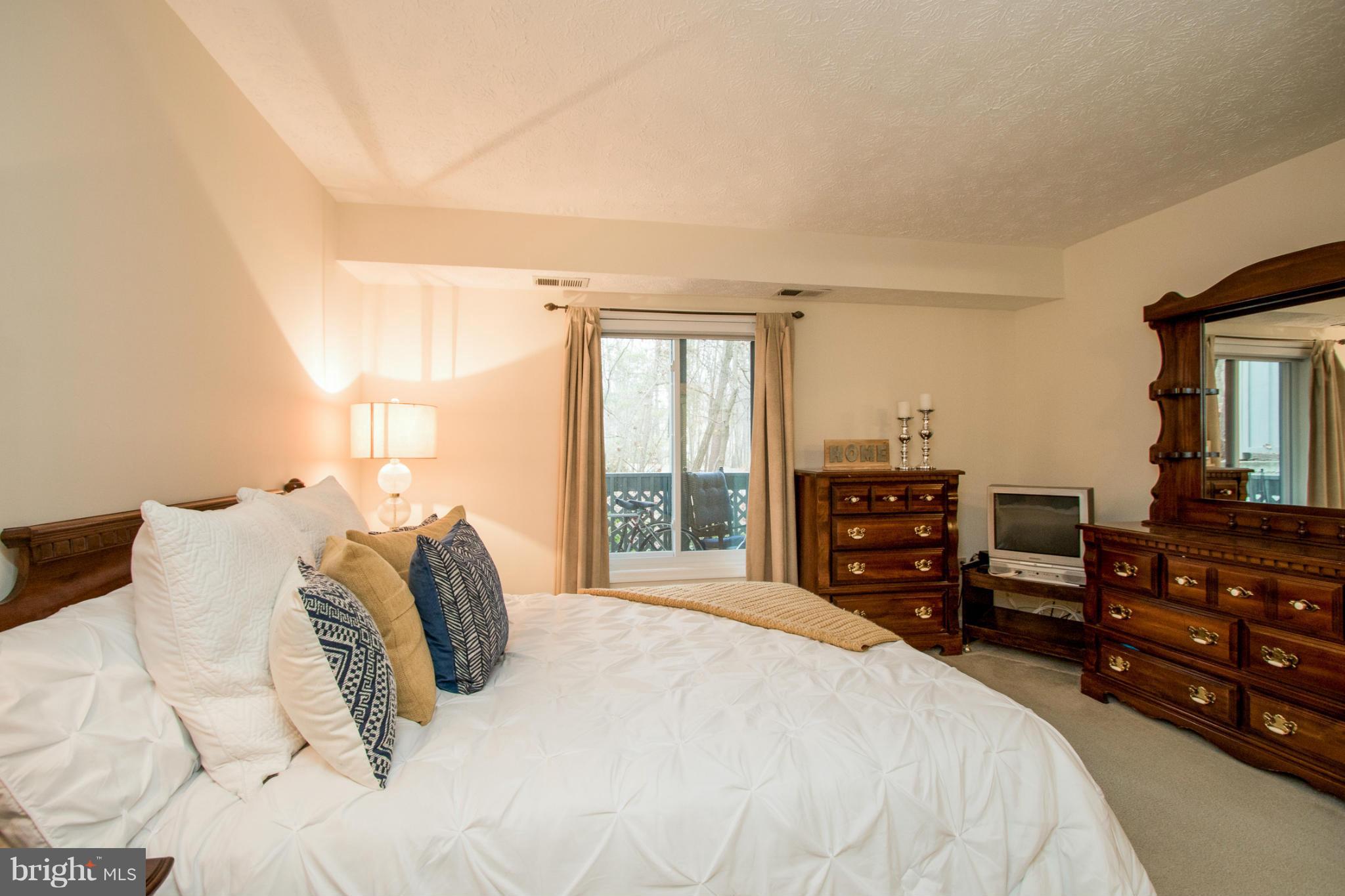 2231 Hunter's Run Drive, Unit 2231 Reston, VA 20191 - Photo 19 of 30 Tons of Space