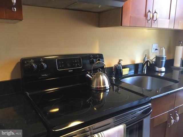 1421 Columbia Road Northwest, Unit 406 Washington, DC 20009 - Photo 15 of 30 Interior (General)