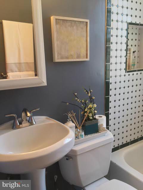 1421 Columbia Road Northwest, Unit 406 Washington, DC 20009 - Photo 19 of 30 Interior (General)