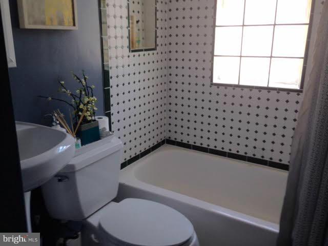 1421 Columbia Road Northwest, Unit 406 Washington, DC 20009 - Photo 20 of 30 Interior (General)