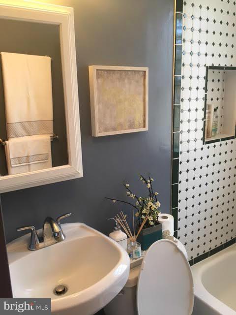 1421 Columbia Road Northwest, Unit 406 Washington, DC 20009 - Photo 21 of 30 Interior (General)