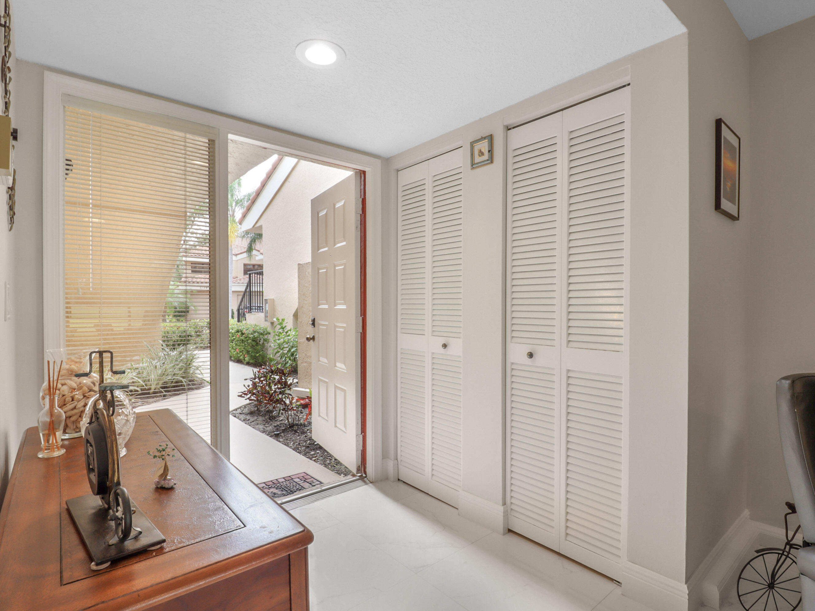 17332 Boca Club Boulevard, Unit 804 Boca Raton, FL 33487 - Photo 5 of 48 24-IMG_0435