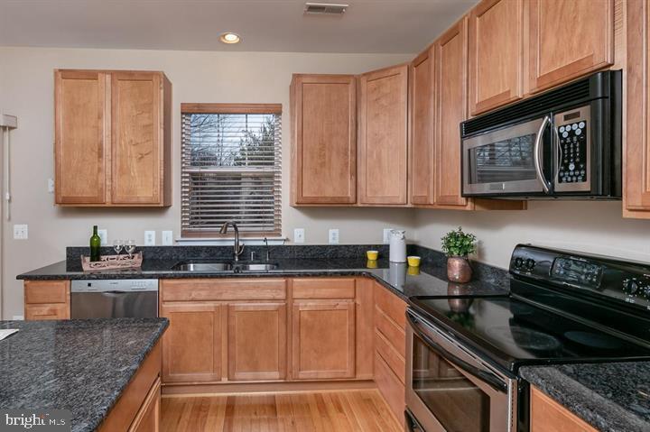 5914 Pimlico Road Baltimore, MD 21209 - Photo 11 of 37 So many cabinets