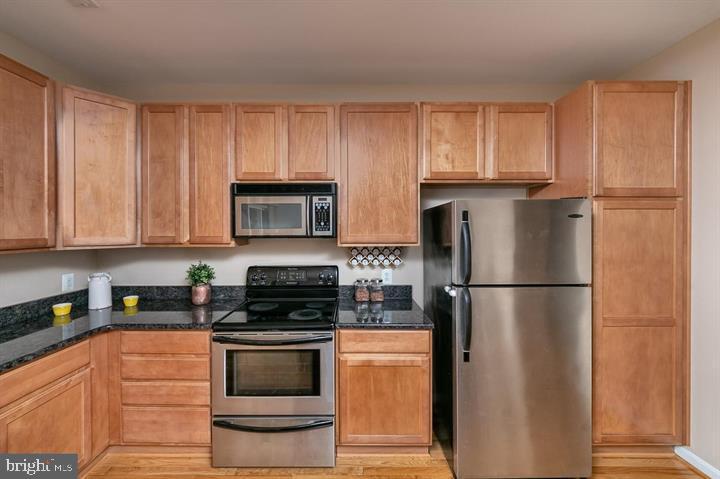 5914 Pimlico Road Baltimore, MD 21209 - Photo 12 of 37 Stainless appliances